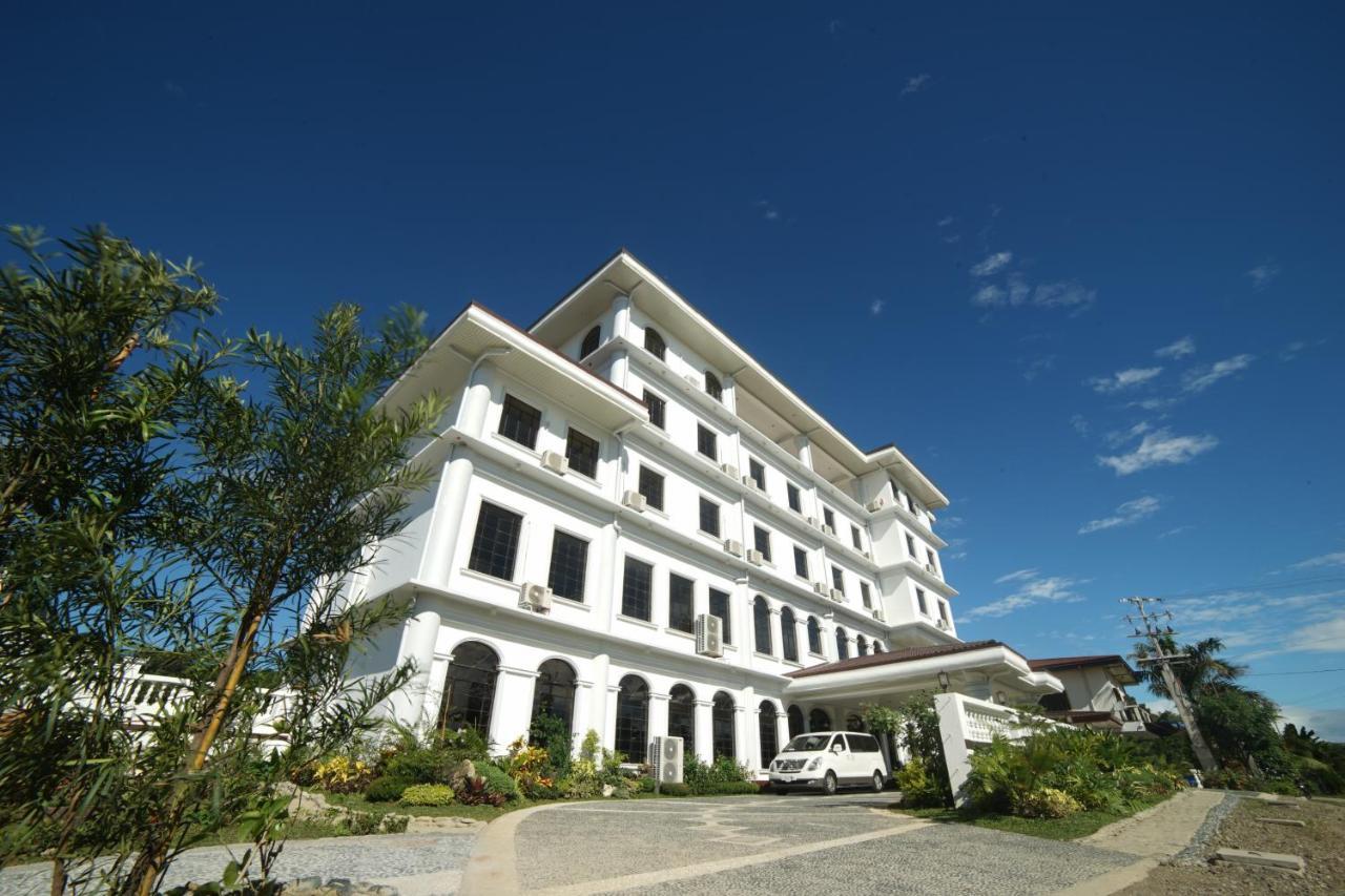 Isla De Oro Hotel Mamburao Exteriör bild