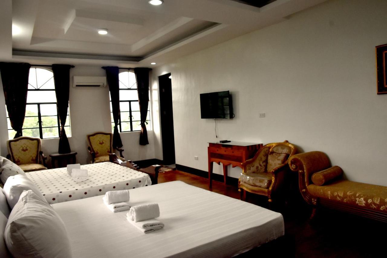 Isla De Oro Hotel Mamburao Exteriör bild