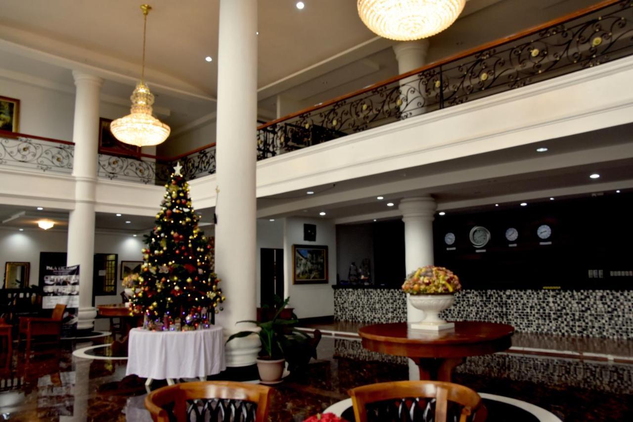 Isla De Oro Hotel Mamburao Exteriör bild