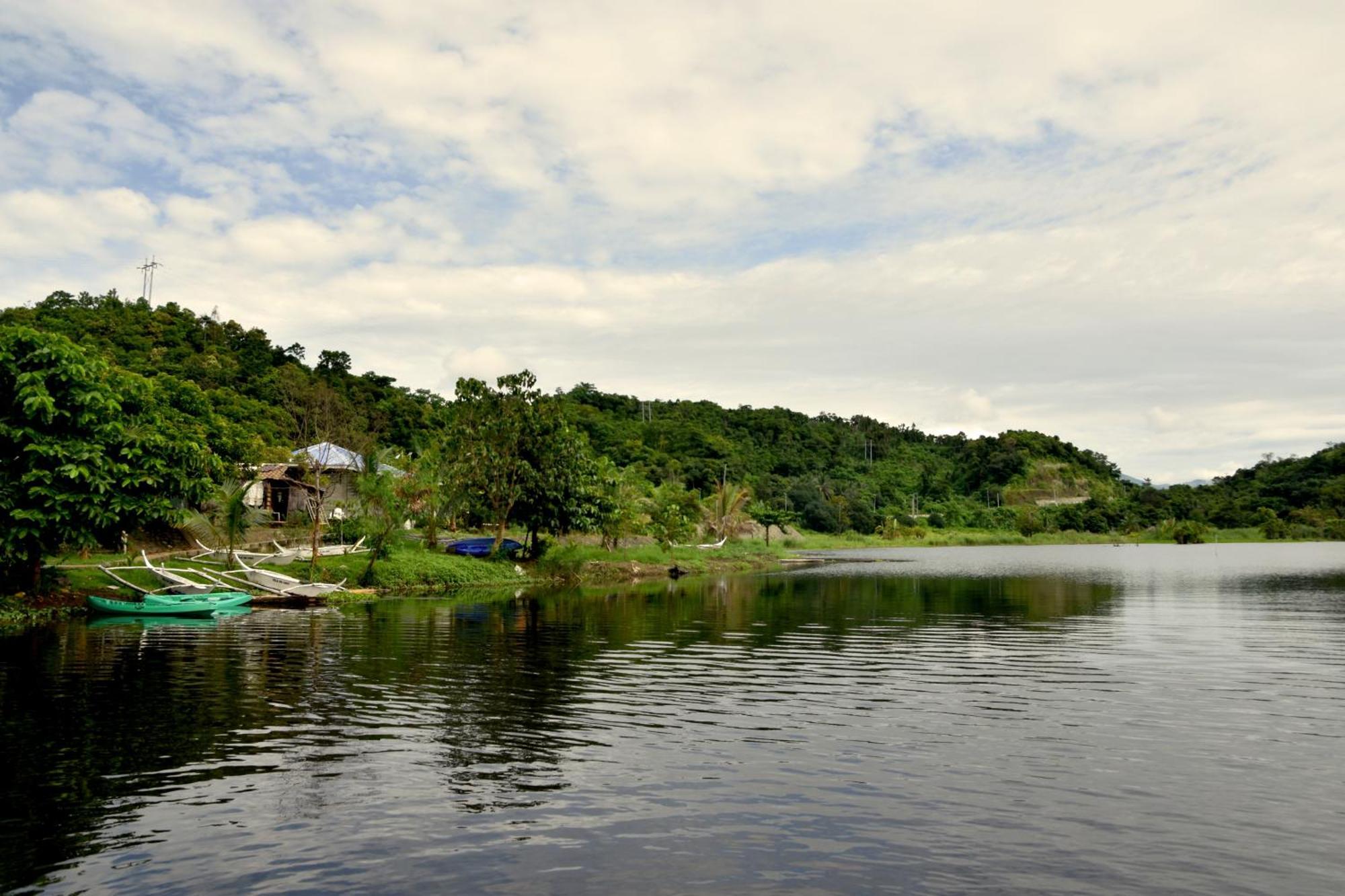 Isla De Oro Hotel Mamburao Exteriör bild
