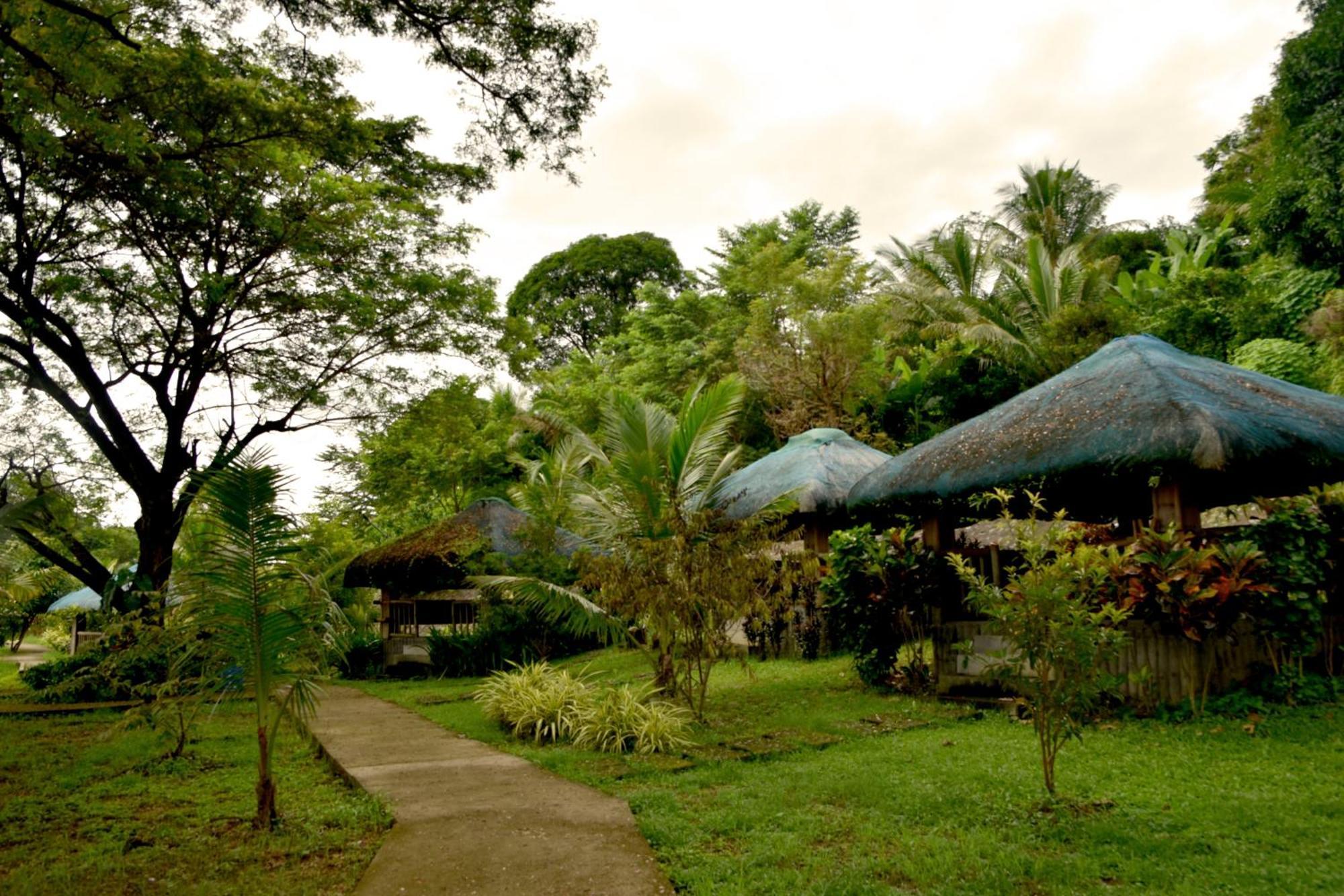 Isla De Oro Hotel Mamburao Exteriör bild