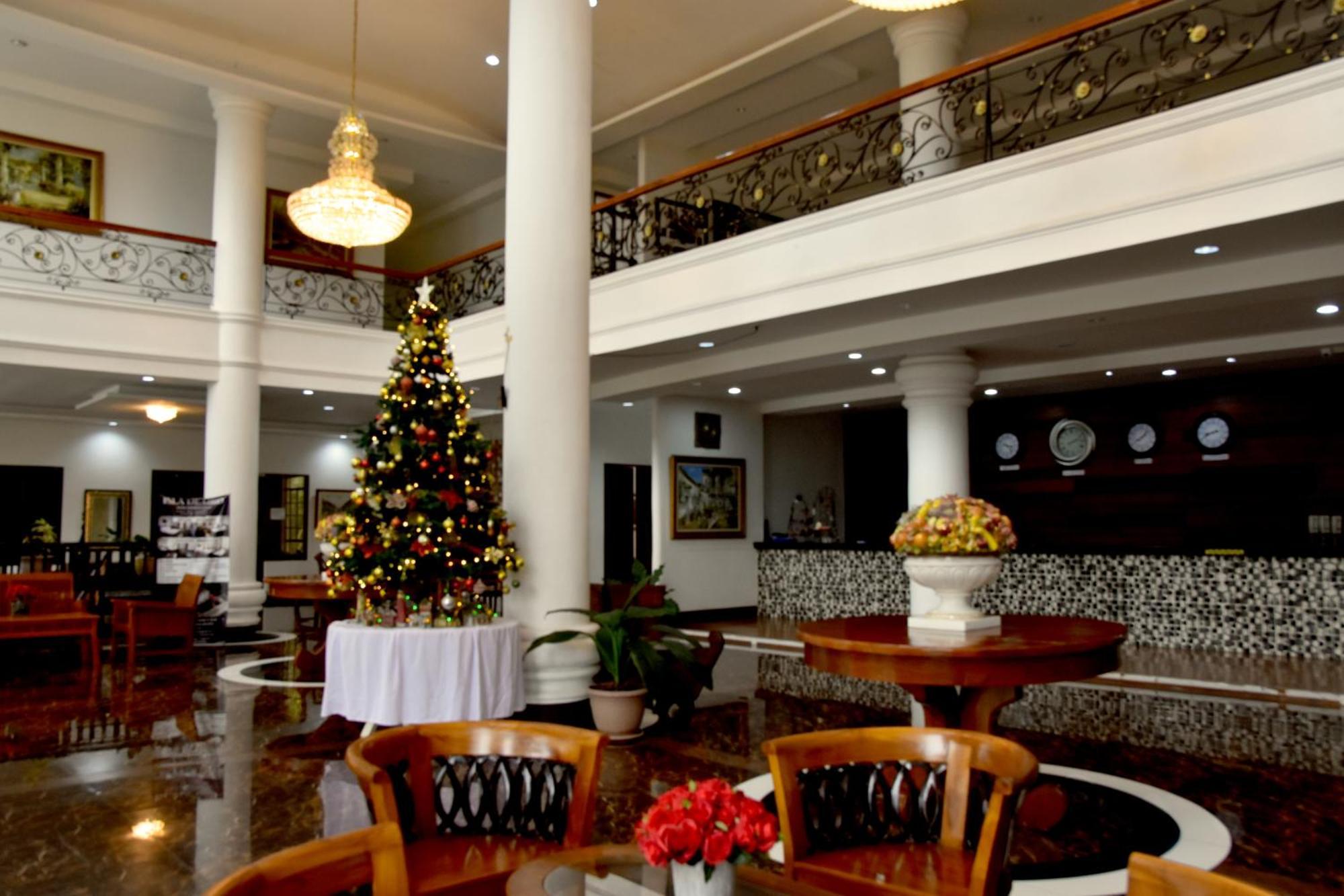 Isla De Oro Hotel Mamburao Exteriör bild