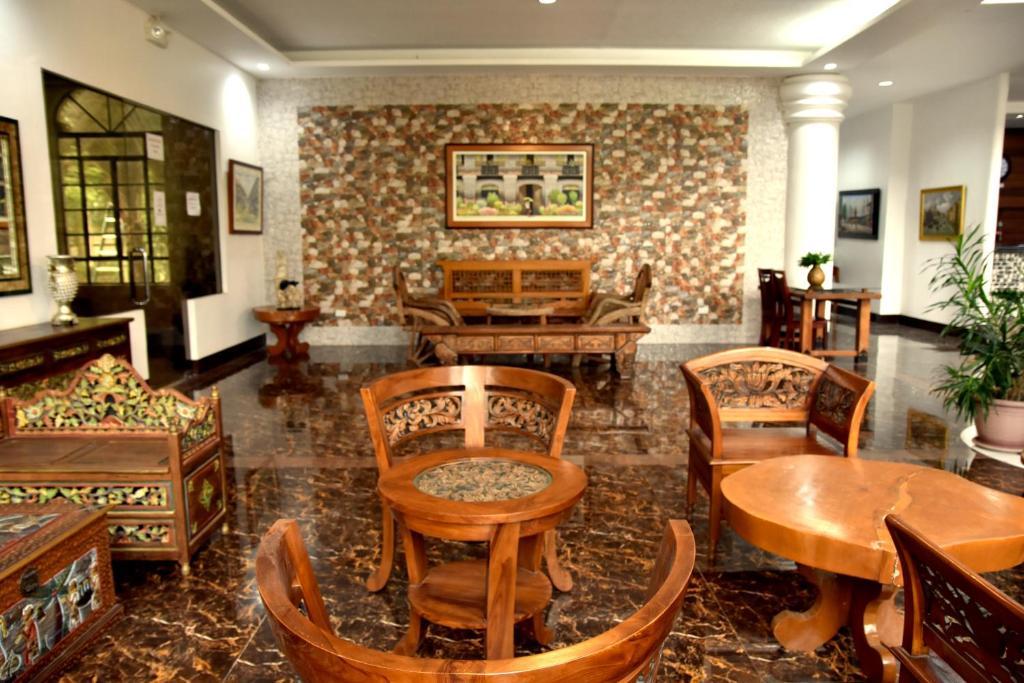 Isla De Oro Hotel Mamburao Exteriör bild